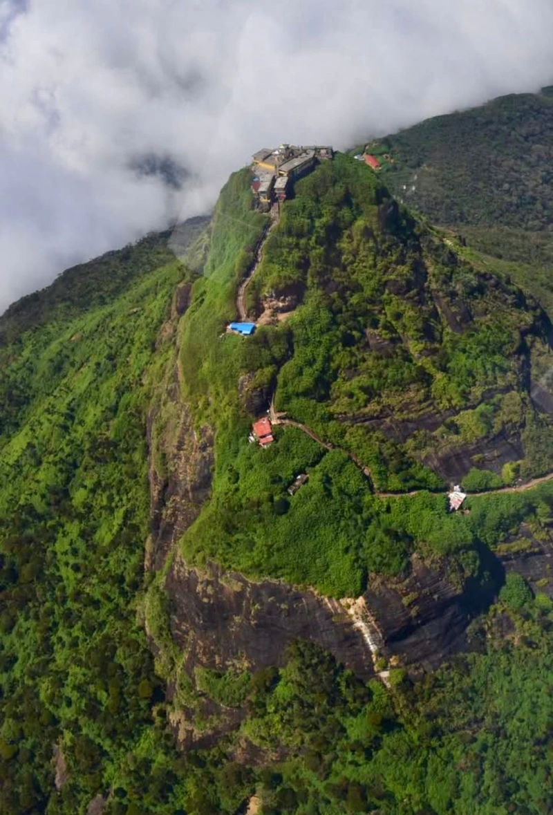 Adam's Peak Aircraft Tour